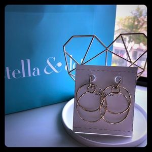 Stella & Dot gold hoop earrings